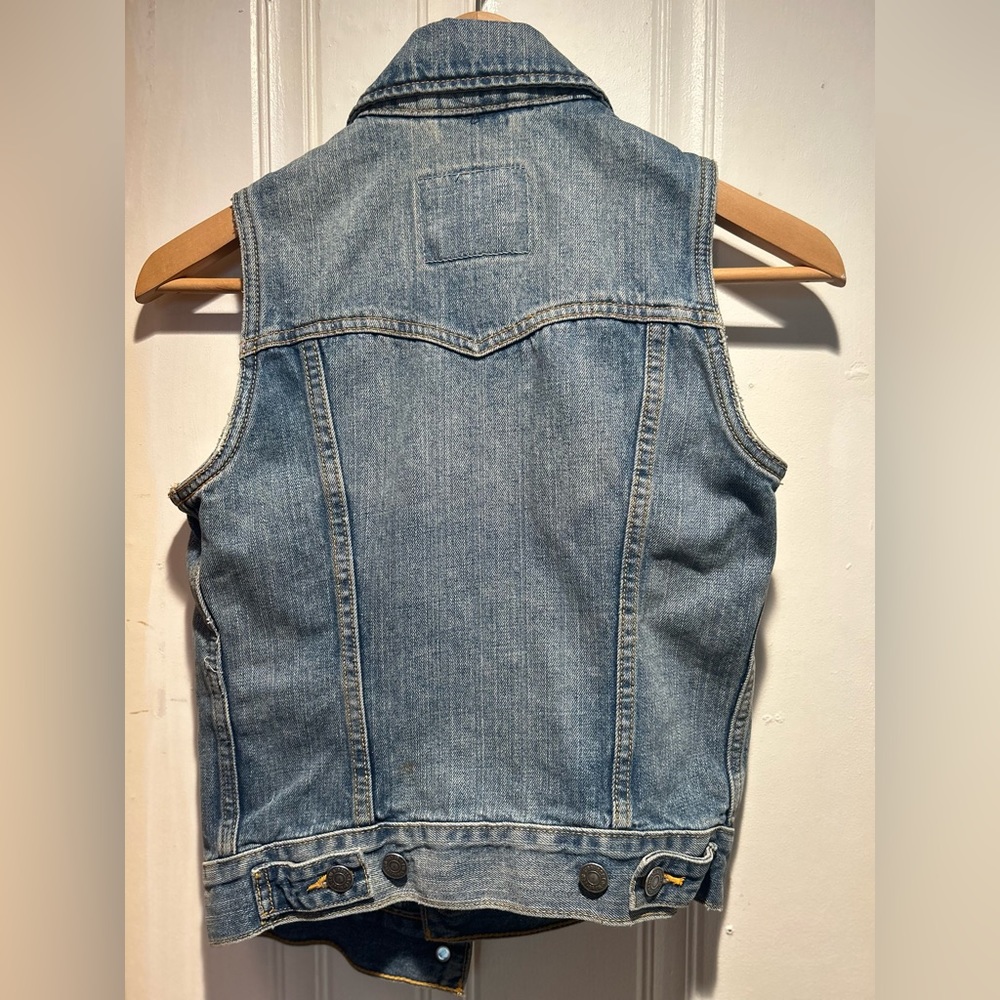 Levi’s Jean Vest - Picture 2 of 4